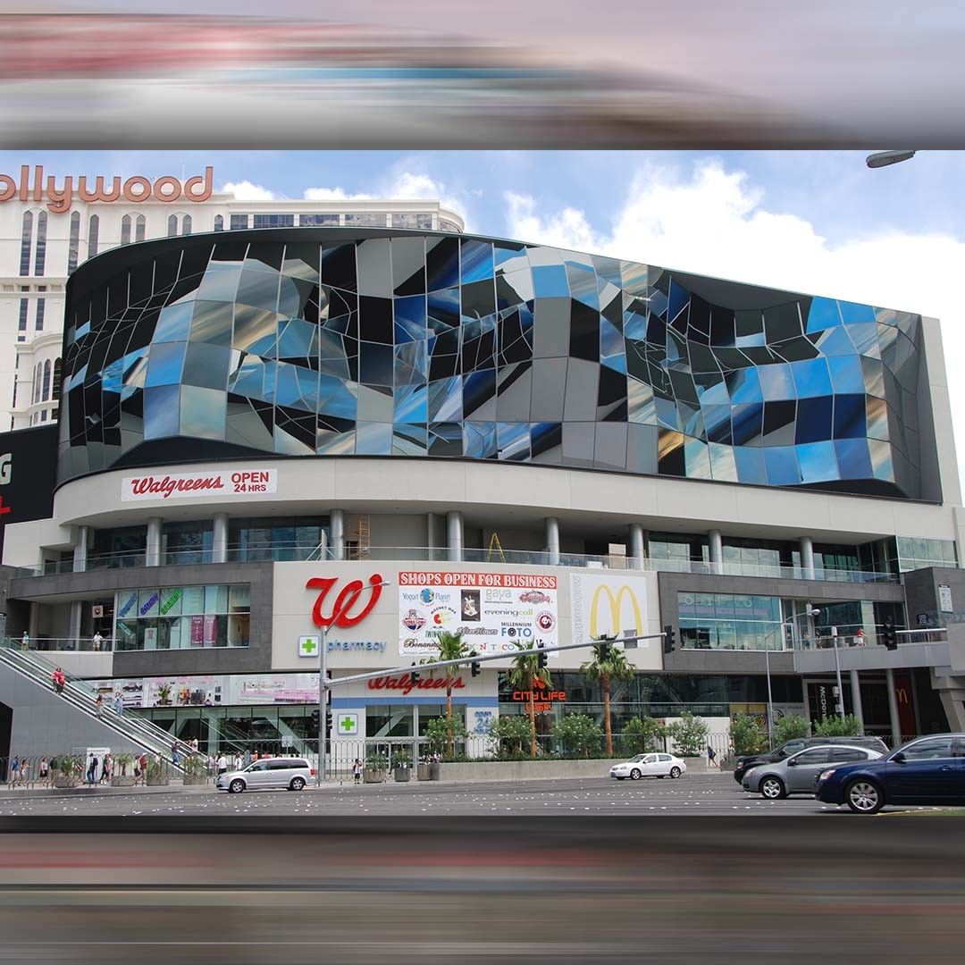 Outdoor curved screen