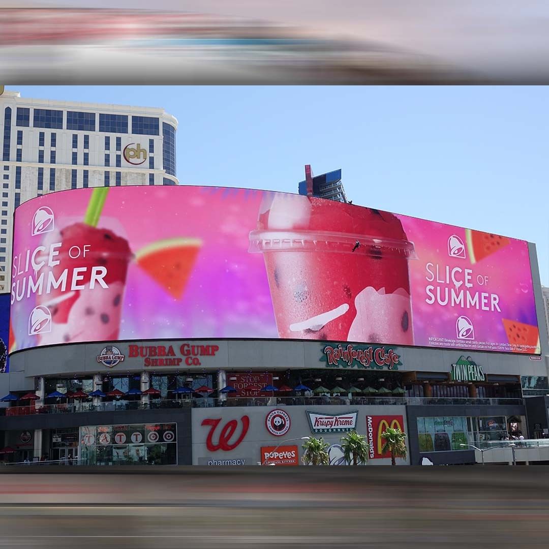 Outdoor curved screen